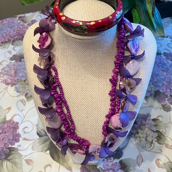 Jewelry - BEAD AND SHELL PURPLE TONES NECKLACE AND BRACELET